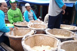 Pengunjung Haulan Guru Sakumpul Dapat Makanan Gratis