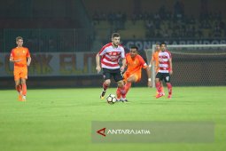 Madura United Taklukkan Klub Bola Singapura 2-0