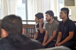 Pukul wasit pemain dikurung enam bulan