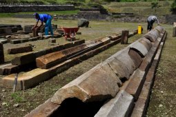 Penyusunan Batu Situs Liyangan