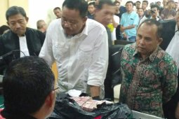 Rp5 miliar uang suap DPRD dari Asiang