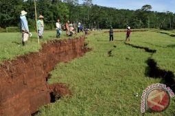 Hunian milik TNI AD rusak akibat pergerakan tanah