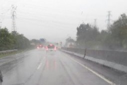 Tiga tewas dalam kecelakaan di tol Cirebon