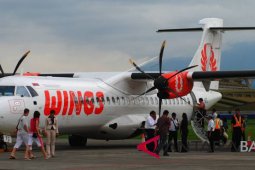 Pesawat Wings Air balik ke apron setelah tabrak burung saat hendak lepas landas