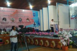 Menteri Rudi Bacakan Puisi Gus Ulil Pada Paskah Nasional di Manokwari