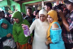Khofifah Sapa Pedagang Pasar Wadungasri