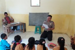 "Polisi Rasa Guru" Ada di Situbondo (Video)