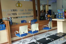 Terkendala Internet, Layanan SIM Polres Situbondo Terganggu (Video)