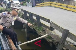 Kasat Lantas : Hati - hati lintasi jembatan Sungai Gardu