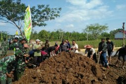 Ratusan Warga Libatkan Diri Bangun Jalan Program TMMD