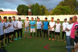 Tuan rumah Carlos sukses ke perempat final