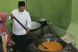 Gus Ipul Kunjungi Sentra Jenang Dodol Ponorogo