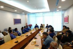 Demokrat minta DPRD permudah proses surat partai
