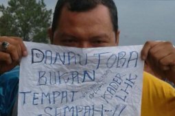 Walhi minta pemerintah tindak tegas pencemar Danau Toba