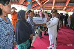 BPJS Ketenagakerjaan serahkan santunan kepada warga Lombok Barat