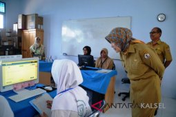Bupati Tinjau Pelaksanaan UN SLTA