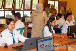 Hari pertama UNBK diwarnai gangguan jaringan