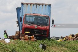 Polisi : Penyebab Kecelakaan Tol Ngawi Ban Pecah