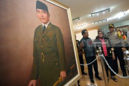 Video - Ibunda Jokowi "Dolan" ke Blitar