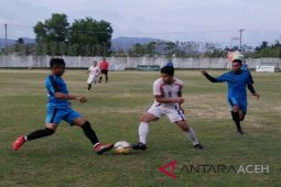 Lhoong tim pertama ke perempat final