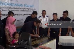 Dirut KAI Tanda Tangani Prasasti Korban Kecelakaan Sancaka (Video)