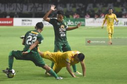 Alfredo Vera Tak Senang Permainan Persebaya Hadapi Sriwijaya FC
