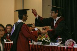 Promosi Doktor Edial Rusli