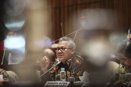 KPU tunggu konsultasi DPR larangan logo parpol