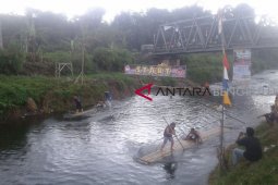 Puluhan regu ikuti lomba rakit tradisional FORMI Rejang Lebong