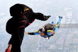 Acelerated Free Fall
