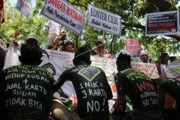 Komisi I: pemerintah kaji dampak registrasi kartu