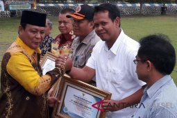 Aktif berpartisipasi PT SAM  terima penghargaan gubernur