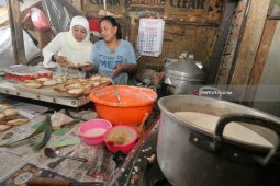 Khofifah Dorong Renovasi Pasar Tradisional Melalui "CSR"