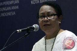 Yohana Yembise berharap perempuan Indonesia utamakan pendidikan