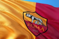 Roma lolos ke semifinal singkirkan Barca