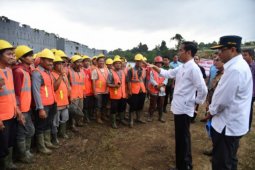 Presiden Jokowi tinjau padat karya jalur ganda Bogor-Sukabumi
