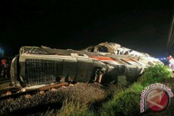 Jalur Ngawi lumpuh, sejumlah kereta terlambat
