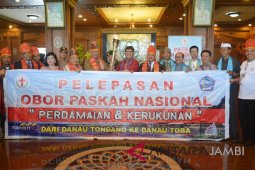 Sekda sambut dan lepas kirab obor paskah nasional