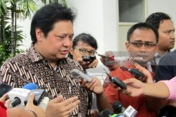 Industry Minister Urges "Santri" To Entrepeneurs