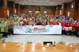Risma Luncurkan Program Merdeka Dari Sampah di Surabaya