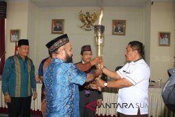 Pemkab Tapsel sambut-lepas kirab obor Paskah Nasional