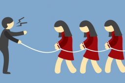 Terdakwa kasus perdagangan orang menangis di persidangan