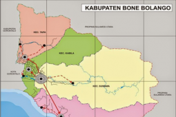 Warga Terpencil Pinogu Bangun Tiga Jembatan Kayu