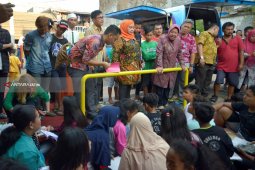 Risma Minta Dinsos Cek Kondisi Keluarga Korban HIV