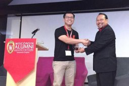 Prof. Dr. Aman Wirakartakusumah raih "Lifetime Achievement Award" atau "Penghargaan Prestasi Seumur Hidup", dari WAA