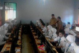 Wabup Sarolangun pantau UNBK SMP