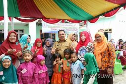Membaca menumbuhkan pengetahuan anak