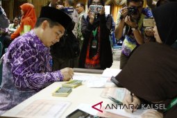 Wali Kota Ibnu Sina Berzakat di Baznas