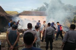Anak Minta HP,  Rumah di Ponorogo Terbakar