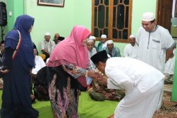 Pesantren Besar Kompak menangkan Gus ipul-Puti